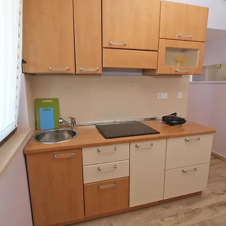 Dvigradska 1103 Apartmán *